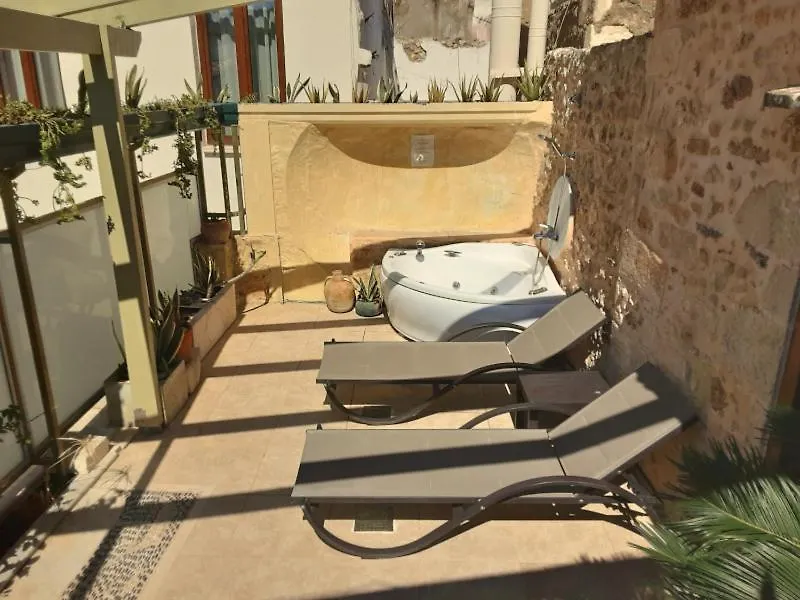 Hamam Oriental Suites Rethymno 2*,